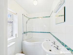 Ensuite- click for photo gallery